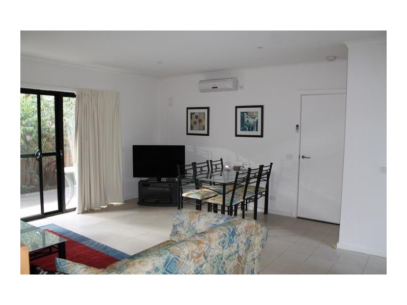 2/26 Douglas Road, Cowes VIC 3922
