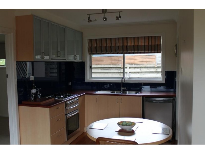 1/4 Highland Avenue, Cowes VIC 3922