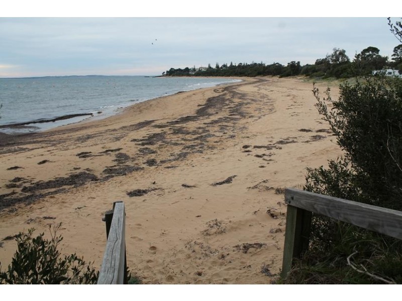 1/4 McHaffie Drive, Cowes VIC 3922