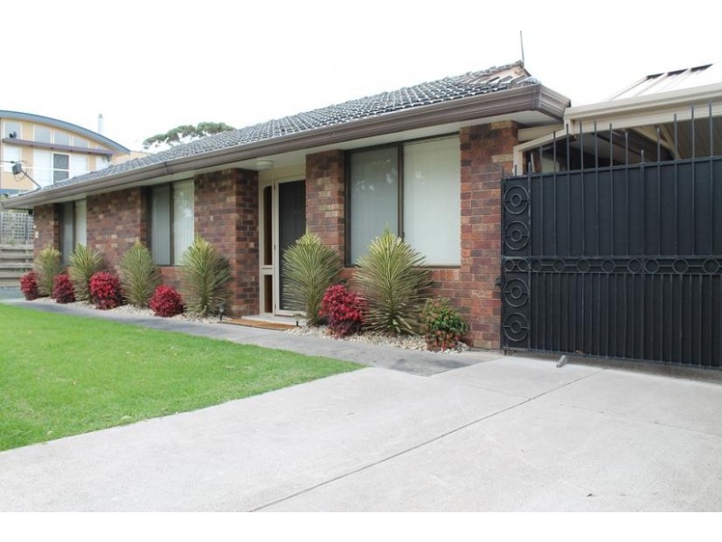 1/4 McHaffie Drive, Cowes VIC 3922