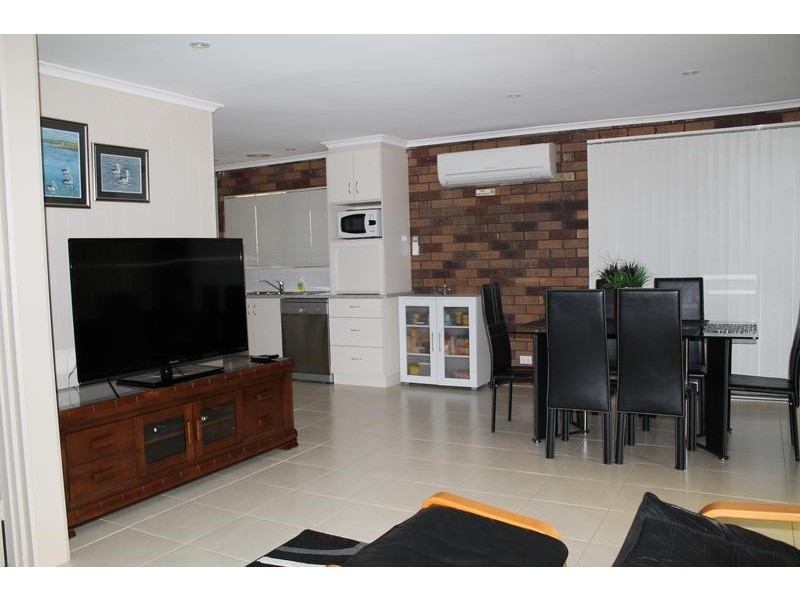 1/4 McHaffie Drive, Cowes VIC 3922