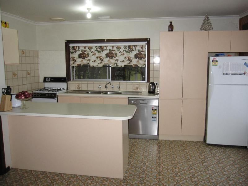 11 Dianne Crescent, Wimbledon Heights VIC 3922