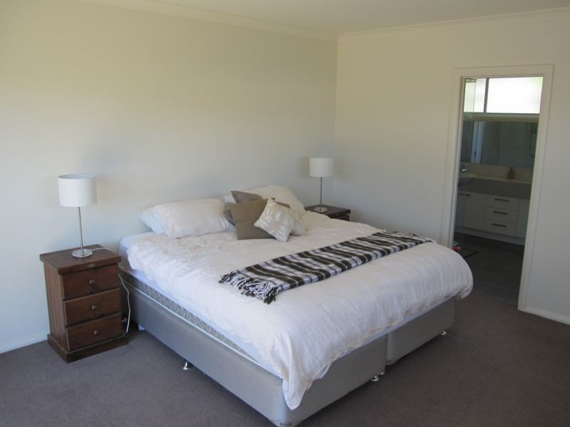 12 Hakea Court, Cowes VIC 3922
