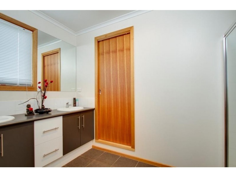 11 Boathaven Grove, San Remo VIC 3925