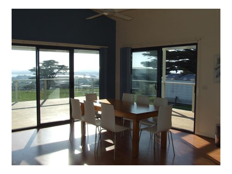 1 Panorama Drive, San Remo VIC 3925
