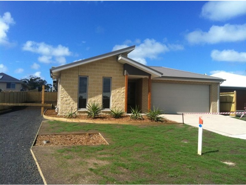 11 Boobook Grove, Cowes VIC 3922
