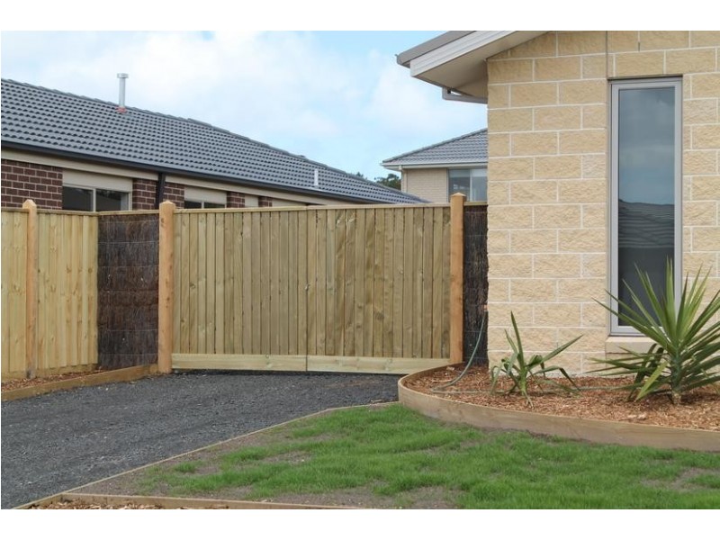 11 Boobook Grove, Cowes VIC 3922