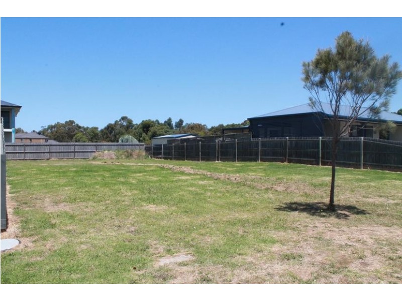 12 Katherine Circuit, Cowes VIC 3922