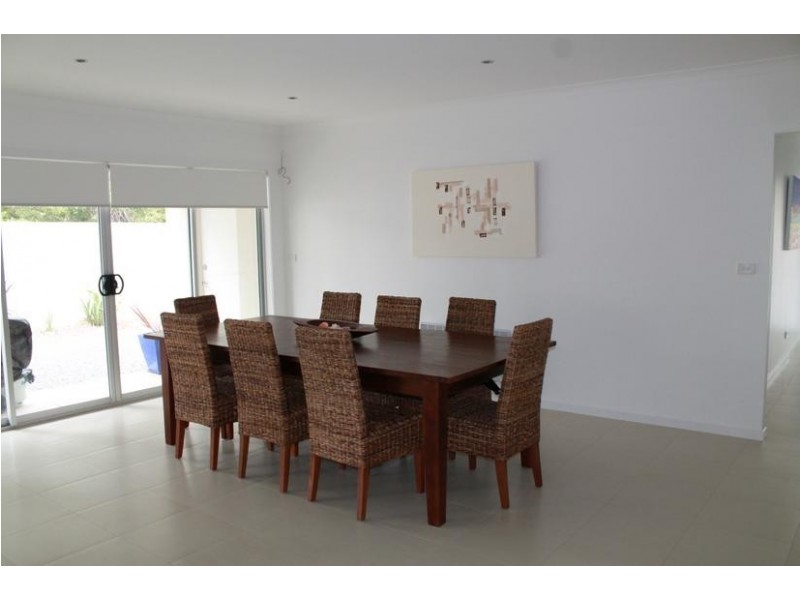 30 Highland Ave, Cowes VIC 3922