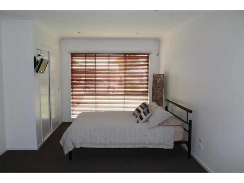 30 Highland Ave, Cowes VIC 3922