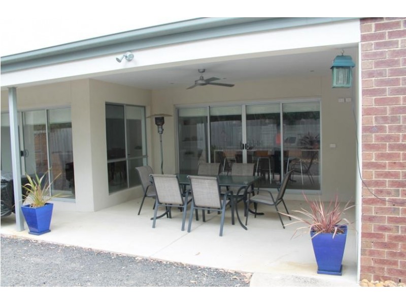 30 Highland Ave, Cowes VIC 3922