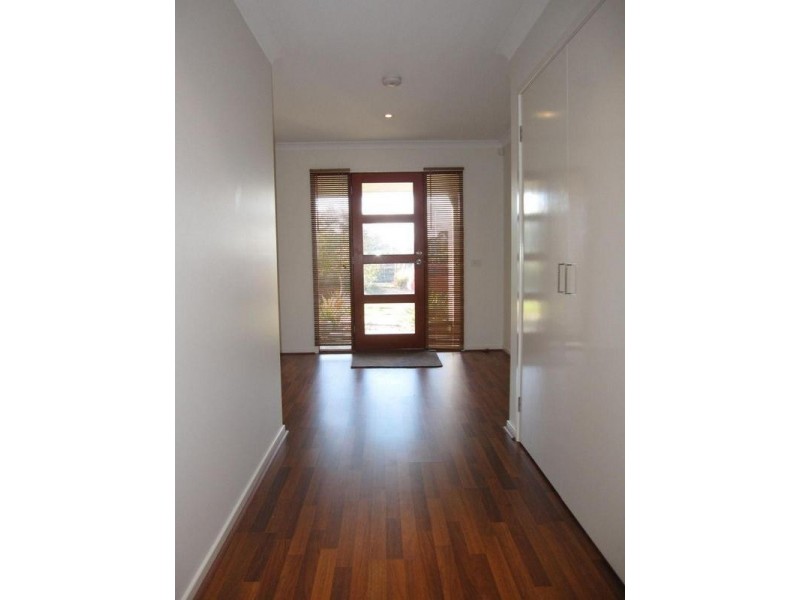 17 Rosella Grove, Cowes VIC 3922