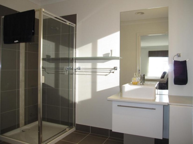 17 Rosella Grove, Cowes VIC 3922