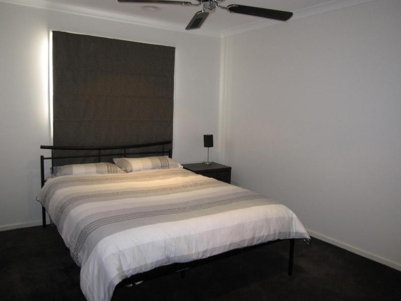 17 Rosella Grove, Cowes VIC 3922