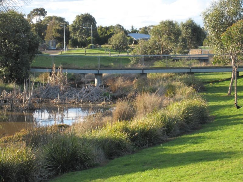 17 Rosella Grove, Cowes VIC 3922
