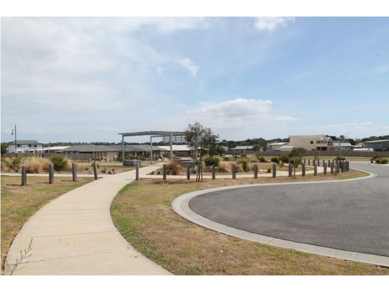 9 Dunes Court, Cowes VIC 3922