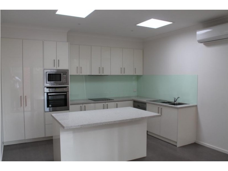 2/9 Douglas Road, Cowes VIC 3922