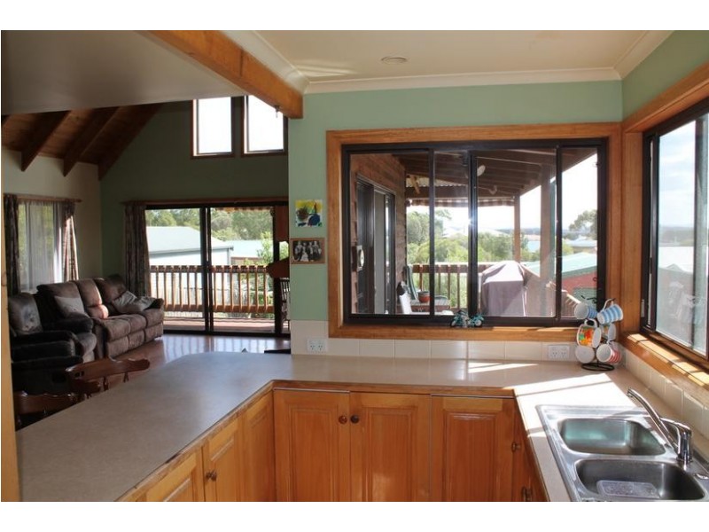 19 Terry Crescent, Wimbledon Heights VIC 3922