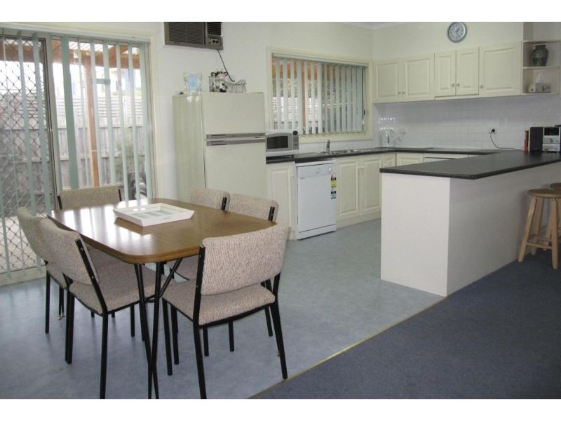 4/17 Douglas Road, Cowes VIC 3922