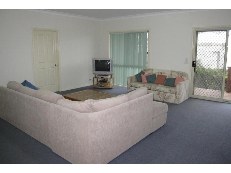4/17 Douglas Road, Cowes VIC 3922