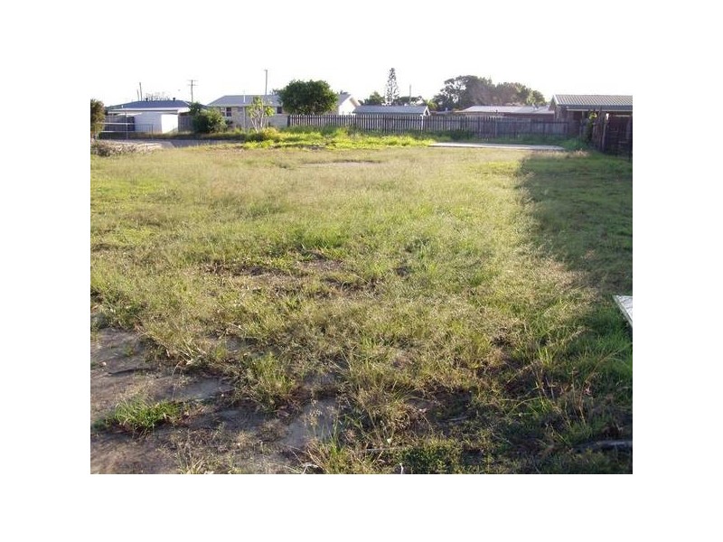 Avenell Heights QLD 4670