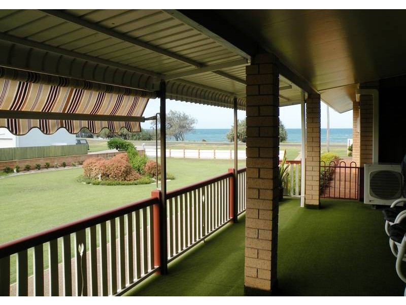 91 Sea Esplanade, Burnett Heads QLD 4670