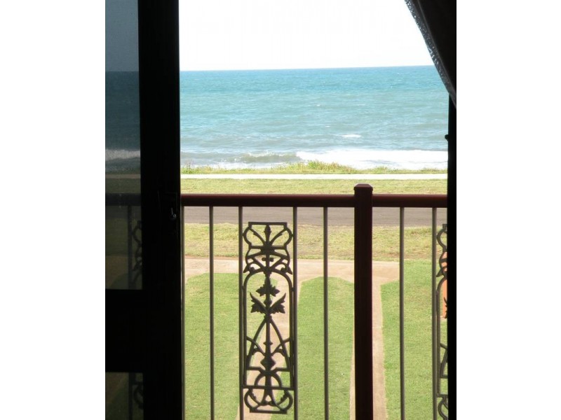 91 Sea Esplanade, Burnett Heads QLD 4670