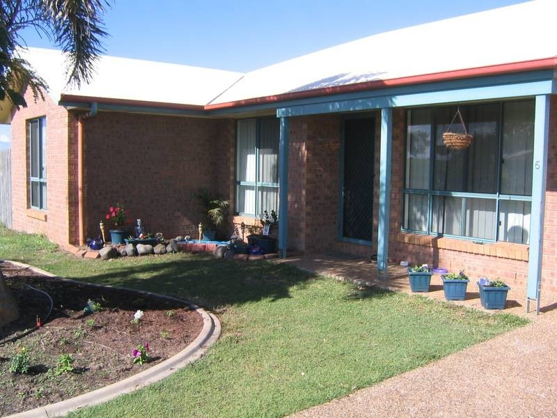 5 Blake Close, Coral Cove QLD 4670