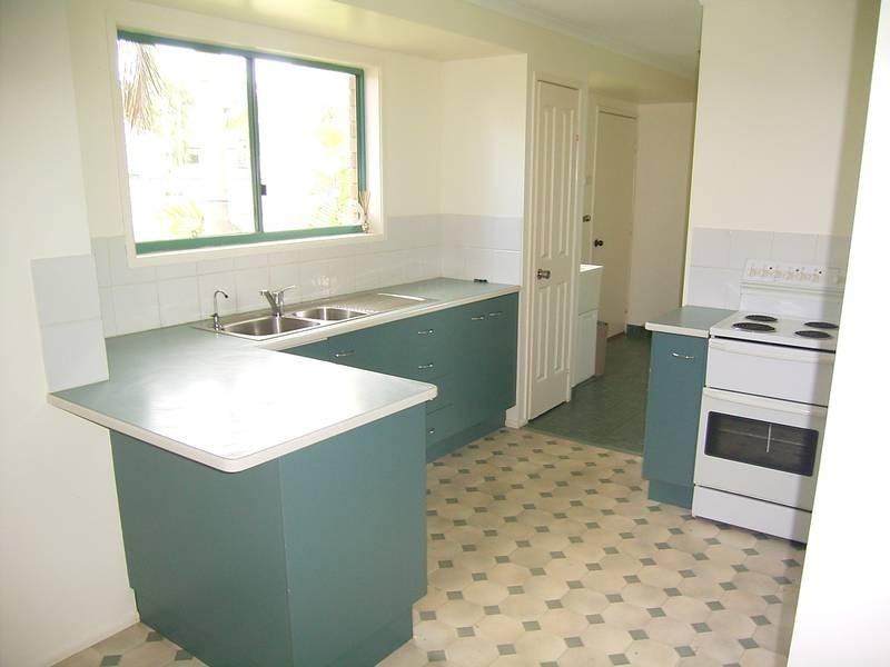 5 Blake Close, Coral Cove QLD 4670