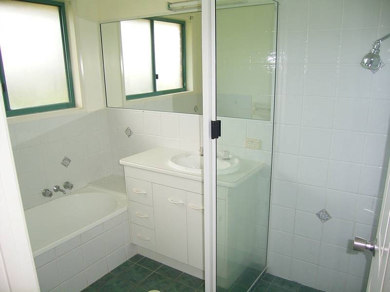 5 Blake Close, Coral Cove QLD 4670