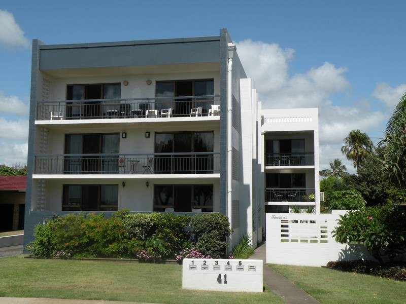 2/41 Esplanade, Bargara QLD 4670