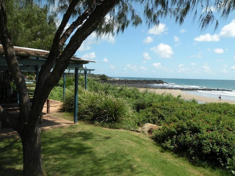 2/41 Esplanade, Bargara QLD 4670