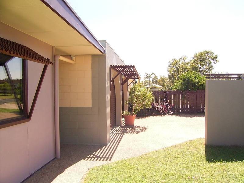 12 Hargreaves Street, Bundaberg QLD 4670