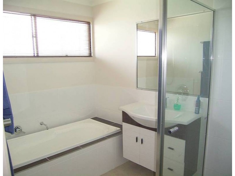 12 Hargreaves Street, Bundaberg QLD 4670