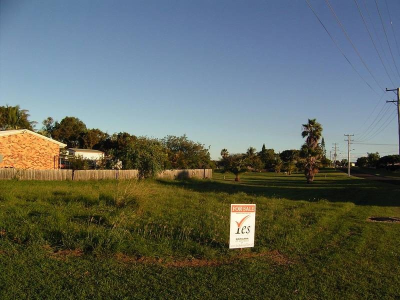 32 Moore Street, Elliott Heads QLD 4670