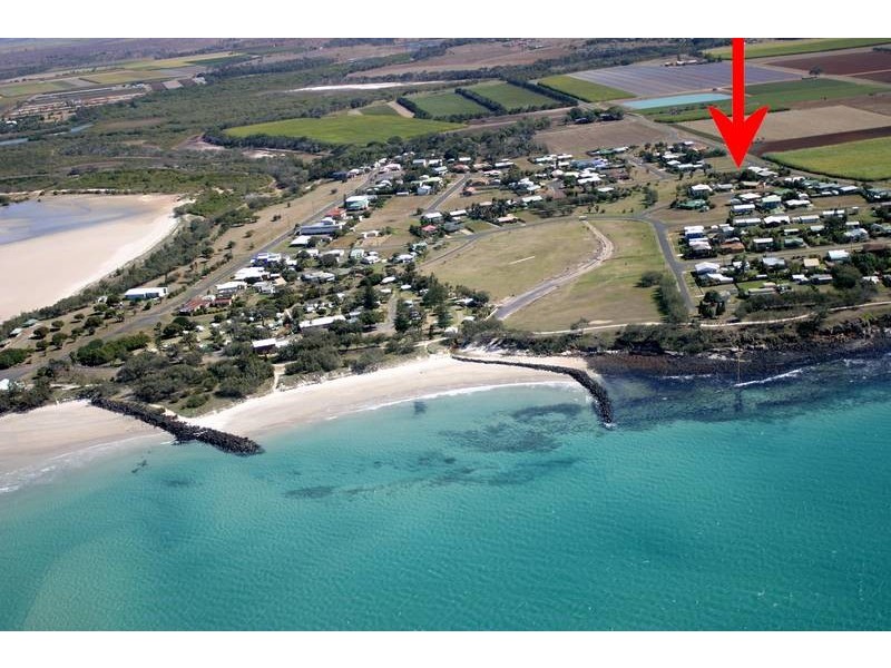 32 Moore Street, Elliott Heads QLD 4670