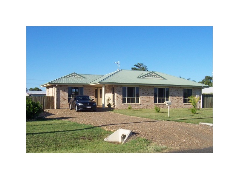 30 Grevillea Ave, Innes Park QLD 4670