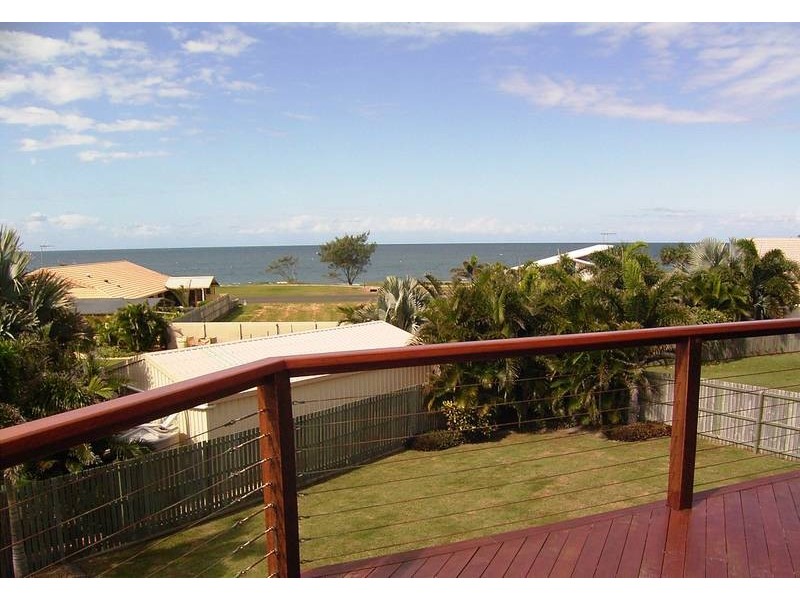 5 Admiralty Pl, Coral Cove QLD 4670