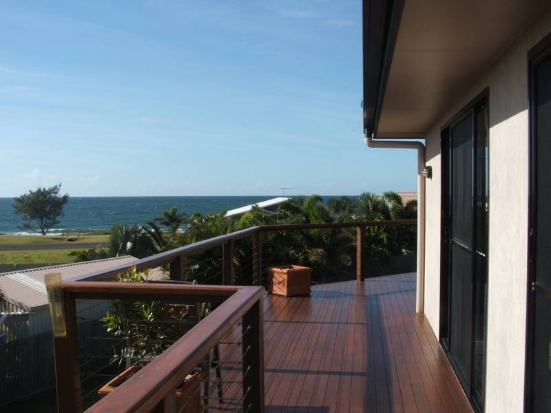 5 Admiralty Pl, Coral Cove QLD 4670