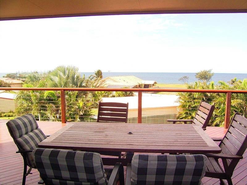 5 Admiralty Pl, Coral Cove QLD 4670