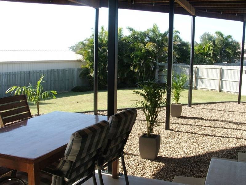 5 Admiralty Pl, Coral Cove QLD 4670