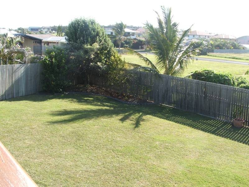 5 Admiralty Pl, Coral Cove QLD 4670