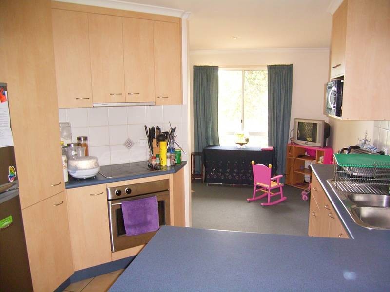 6 Belmonte Drive, Coral Cove QLD 4670