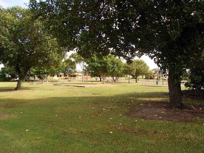 10 Barlow Street, Bundaberg North QLD 4670