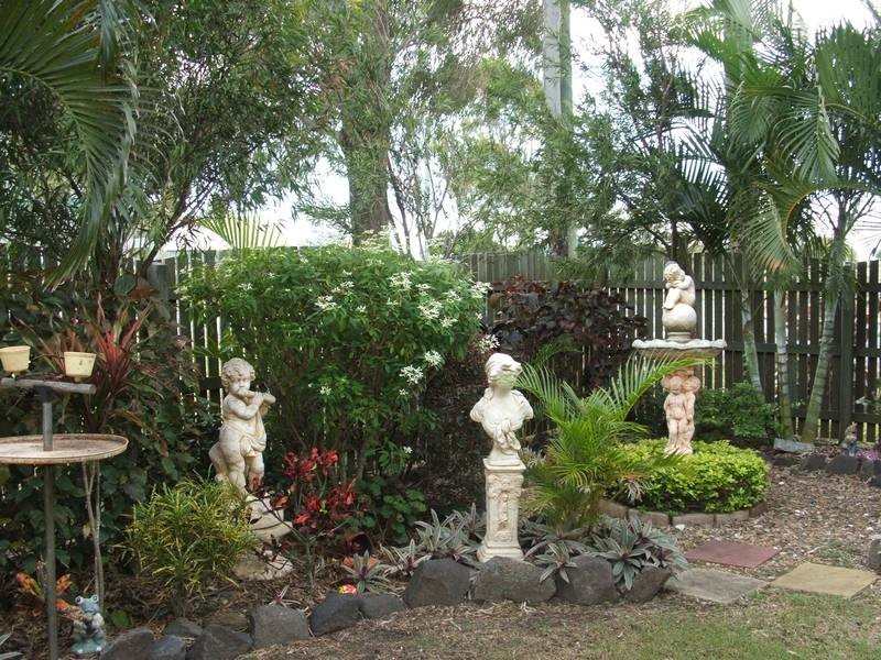 2 Powers Street, Burnett Heads QLD 4670