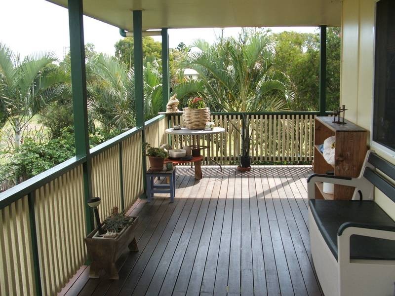 2 Powers Street, Burnett Heads QLD 4670