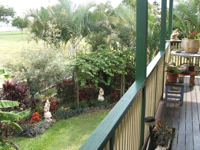 2 Powers Street, Burnett Heads QLD 4670