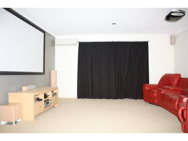 6 Harmony Court, Kalkie QLD 4670