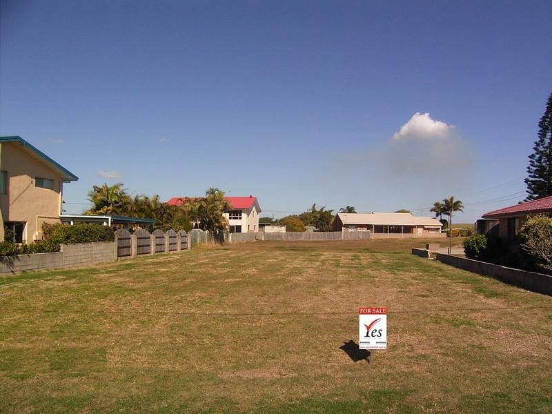 127 Sea Esplanade, Burnett Heads QLD 4670