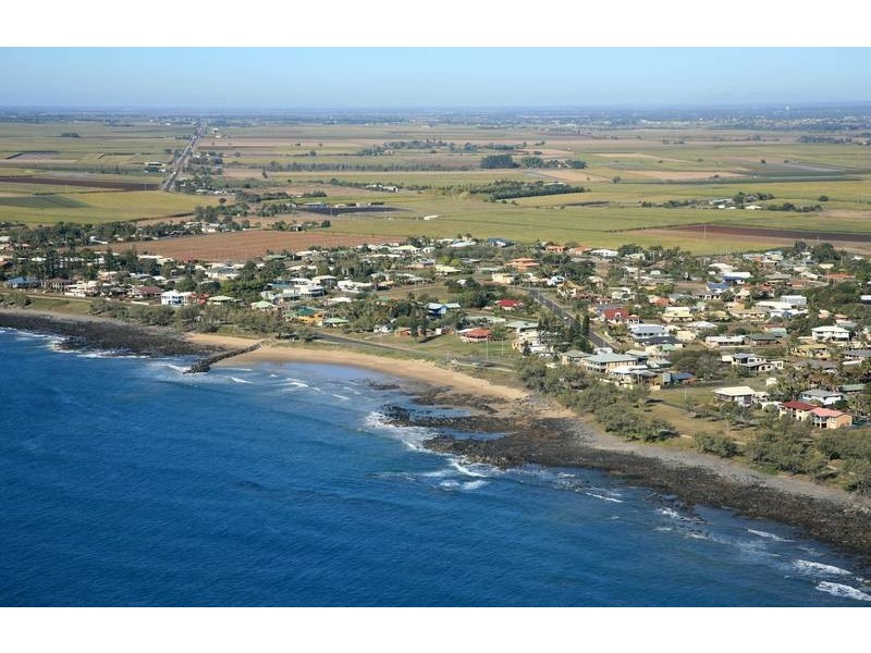 127 Sea Esplanade, Burnett Heads QLD 4670